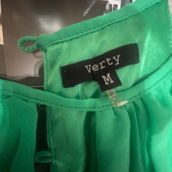 Verty Vibrant GreenSuper beautiful dress - Picture 2 of 5